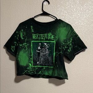 Hot Topic Black and Green Beetlejuice Graphic Cropped Tee